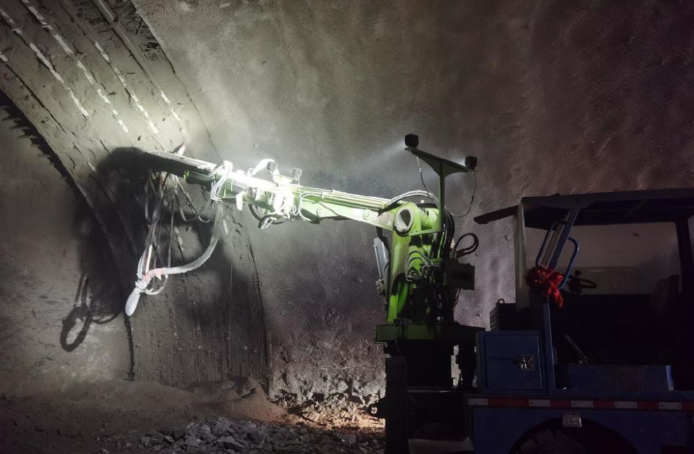 混凝土濕噴機械手，提升施工效率和質(zhì)量，降低成本與回彈率(圖1)